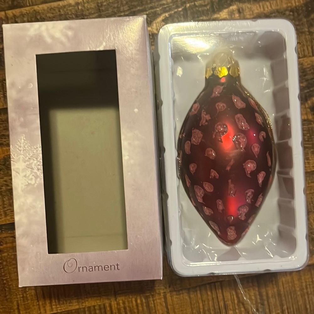 🆕 Vintage Holiday ornament